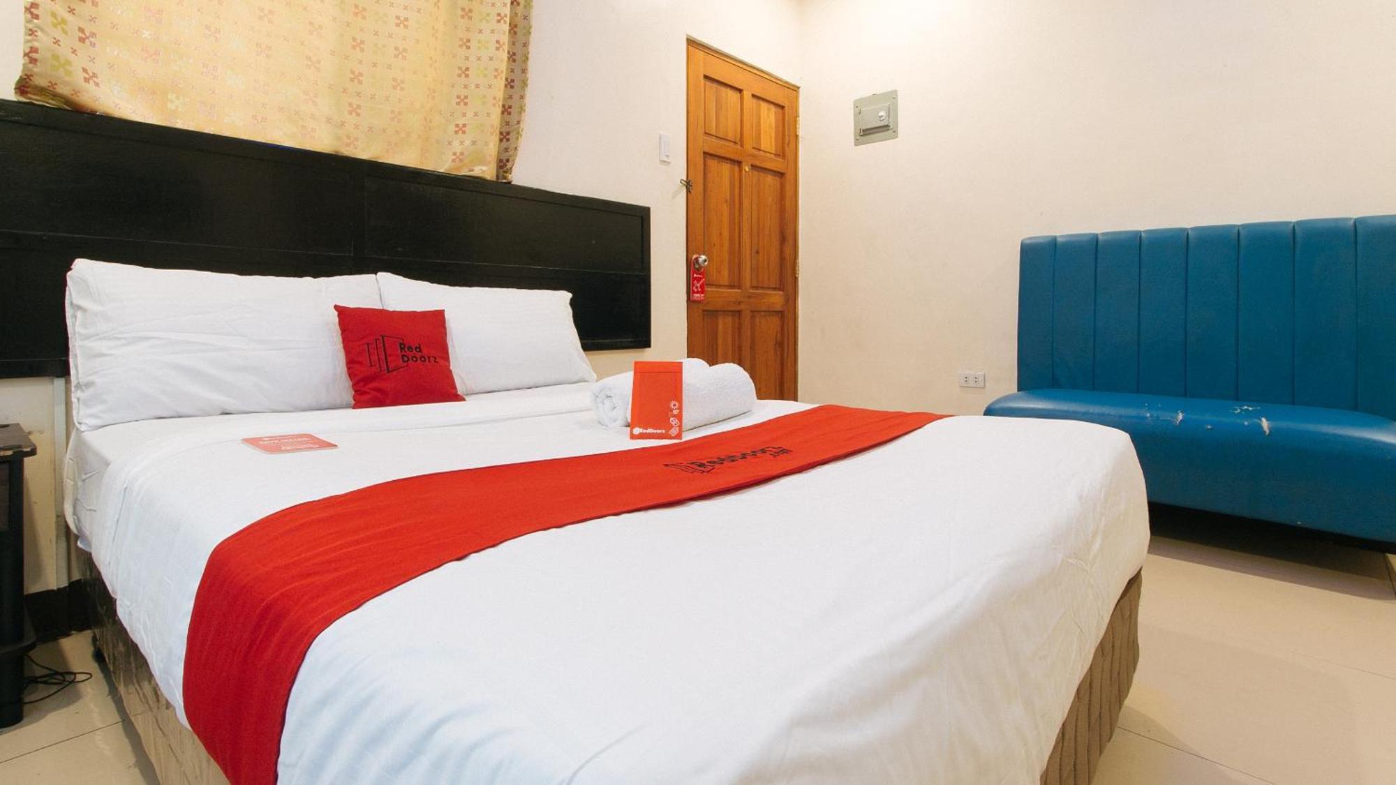 Reddoorz At V-Cat Apartelle Sampaloc Manila Exterior photo