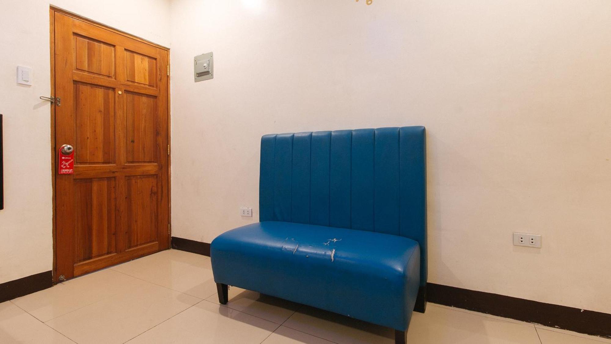 Reddoorz At V-Cat Apartelle Sampaloc Manila Exterior photo