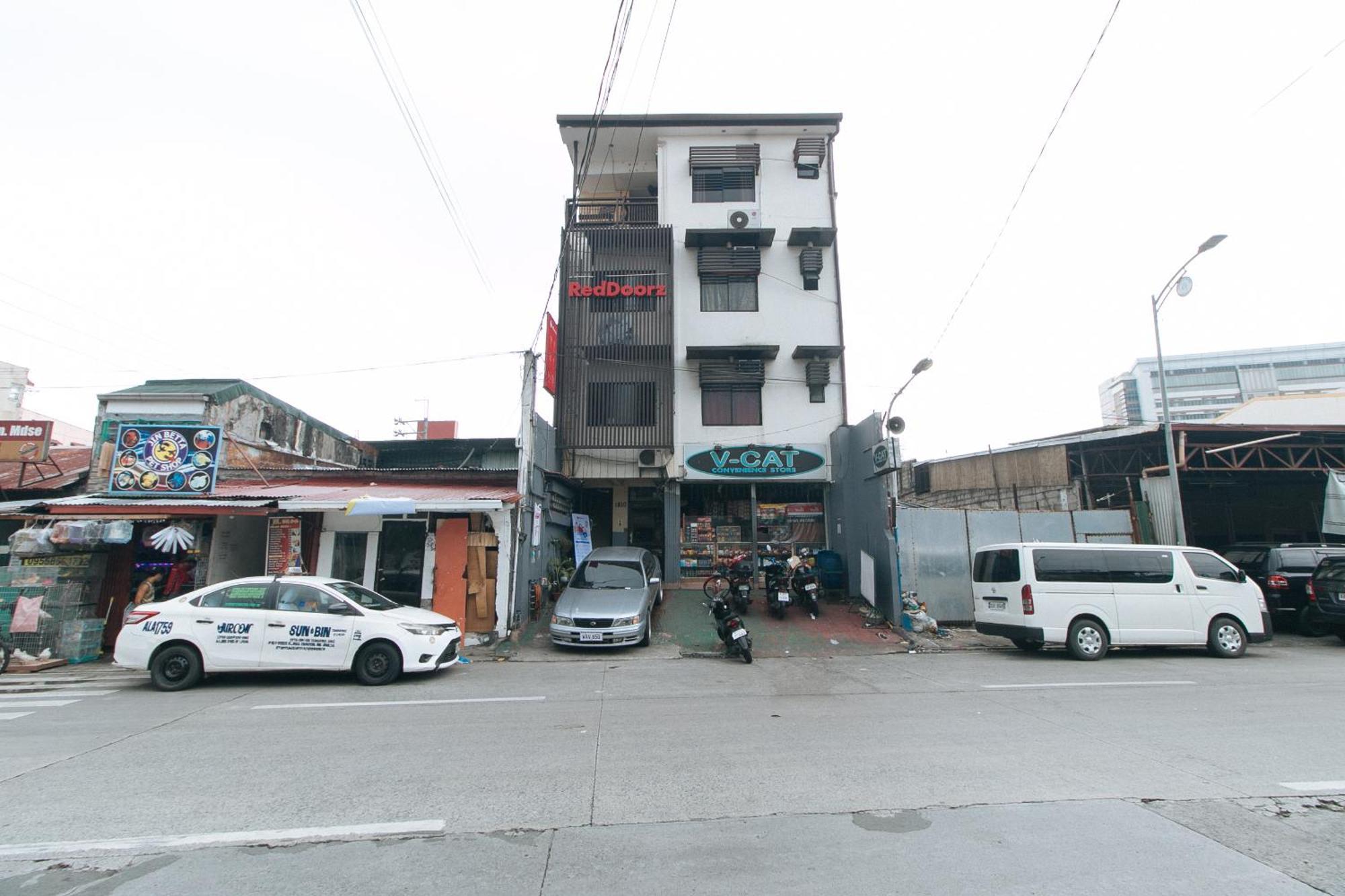 Reddoorz At V-Cat Apartelle Sampaloc Manila Exterior photo